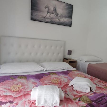 Alloggio Turistico Di Fuoco C โรม ภายนอก รูปภาพ